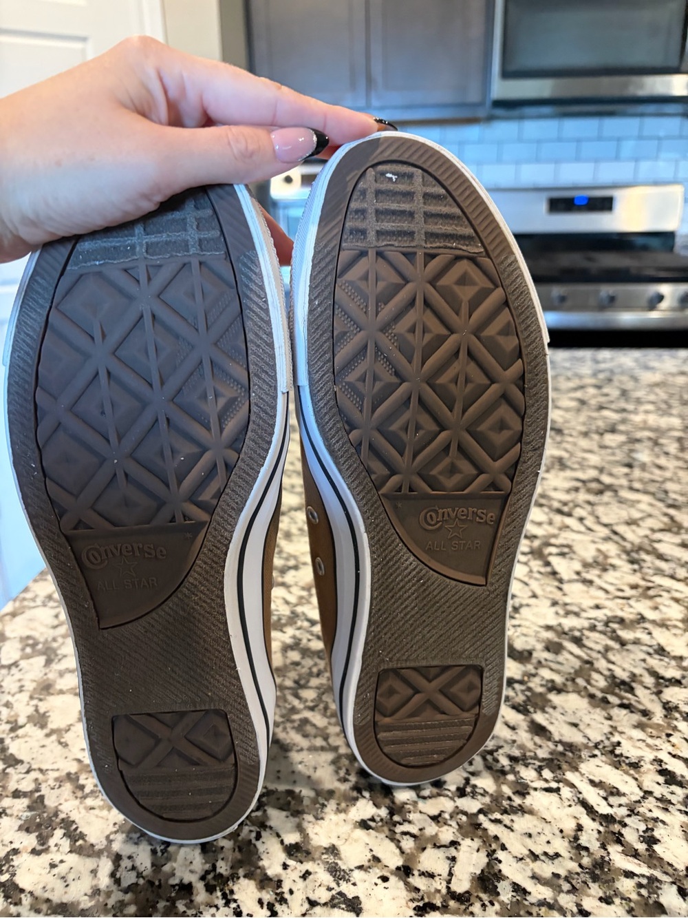 Converse High-Tops - Picture 5 of 6